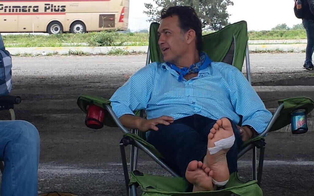 makugo's tweet photo. Tomando un pequeño descanso en la #Peregrinación2015 rumbo a #ElTepeyac http://t.co/NJ89z0mURt