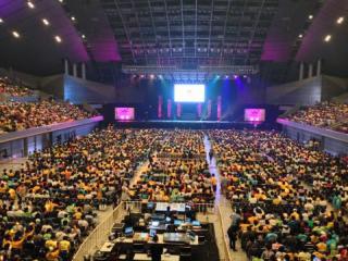 تويتر Kmp على تويتر 5th幕張イベントホール 6000人 7th横浜アリーナ 100人 Ssa14冬ライブ 200人 の合計キャパが約人 10th西武ドームが人 西武ドームだけでほぼ3会場の合計に匹敵とか凄すぎる Http T Co Sptz0gbcrt