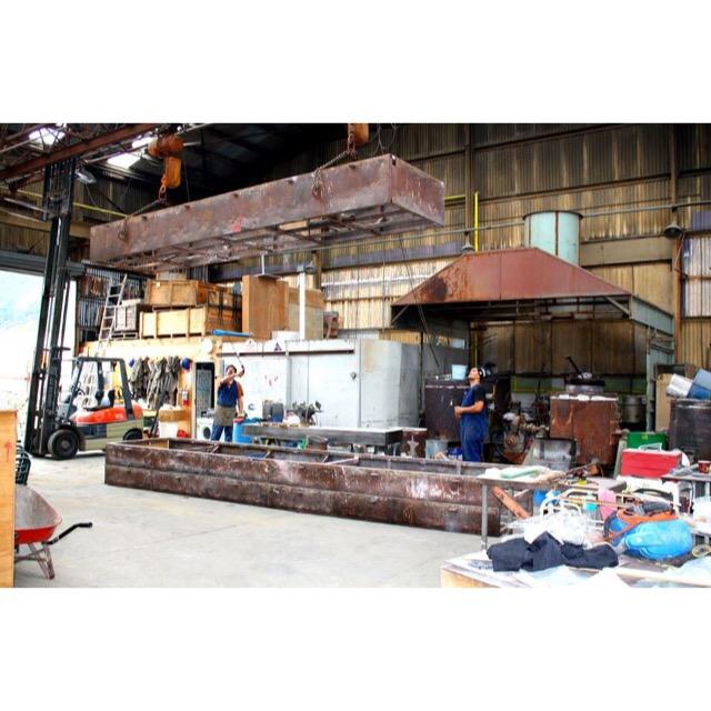 Boys bringing the moulds to the yard 

#foundry #theheavymetalcompany #heavymetal