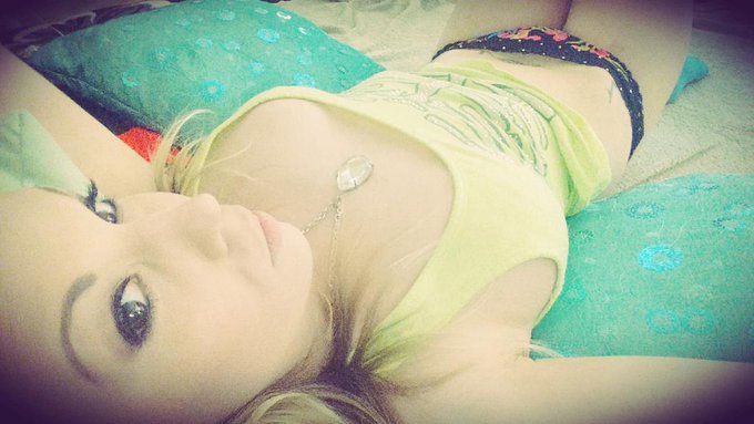 I'll be online tonight! Miss me??? See you all later!! <3 http://t.co/7aGZe7d2Ia<a href="/tag/horny"class="tags"><span>#horny</span></a>