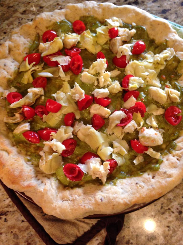 dj_marmar03's tweet photo. 1)Sweet Potato crust and veggies 2)Pistachio pesto sauce artichoke and tomato
No meat. No cheese. #chefmar http://t.co/HI0ydanvJ8