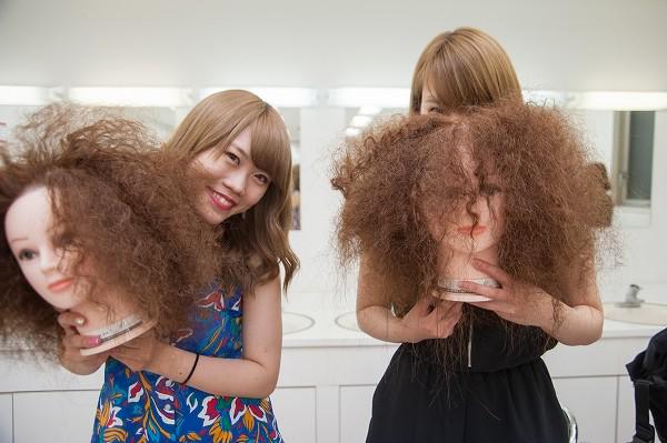 バンタンデザイン研究所 Vantan Design Institute スクールブログ更新 バンタンデザイン研究所 ヘアメイク学部の授業に潜入 松本麻友子講師 ハヤシルイ講師が直伝 傷 メイク アフロ ヘアの作り方 詳細 Http T Co Ebknpyvo4m Http T