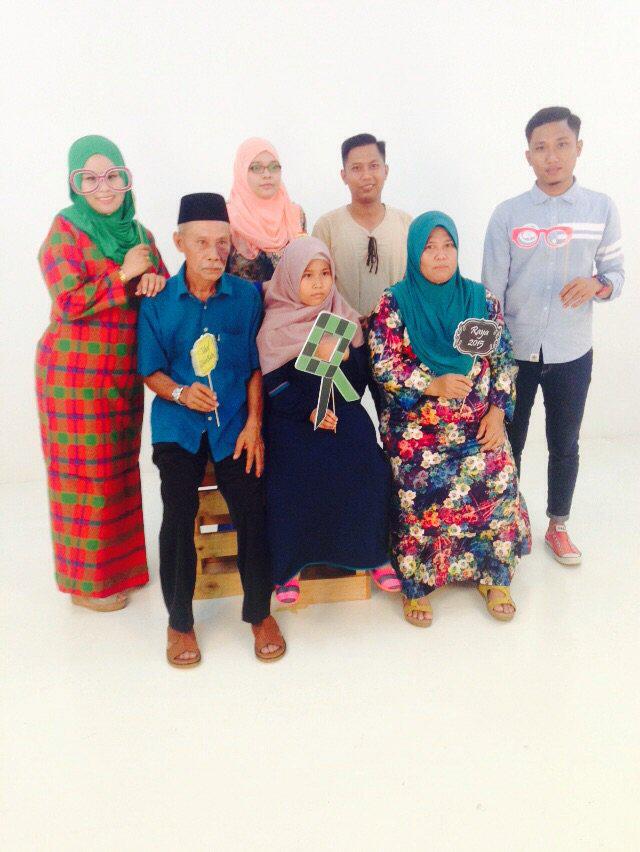 fathiahsahar's tweet photo. Selamat hari raya 
Raye ke4...
#keluargamatmerah http://t.co/0eqMdQvVEI