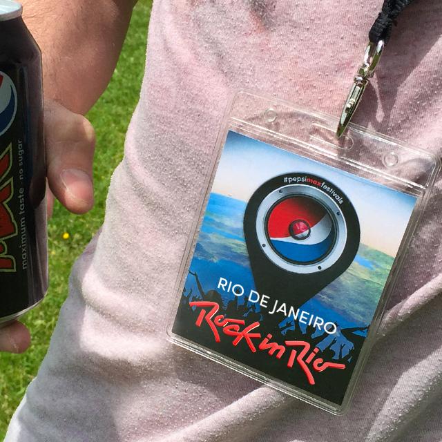 PepsiNederland's tweet photo. Win 2 VIP TICKETS + VLUCHT + HOTEL voor Rock in Rio, Brazilie! Doe mee door te tweeten met #PepsiMaxFestivals http://t.co/lj5zDF0jVx