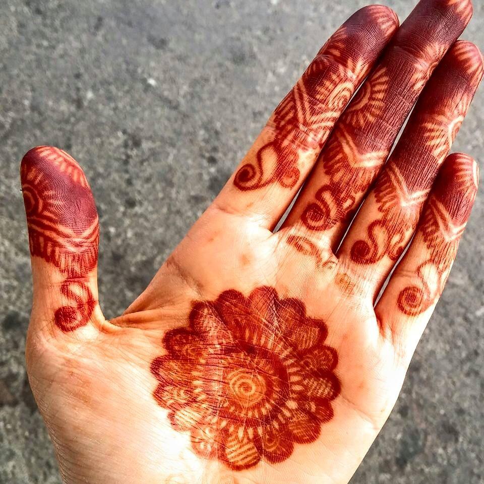 MehndiByMemona's tweet photo. Eid #henna #manchester #longsightmarket #chandraat http://t.co/De2hZWfIck