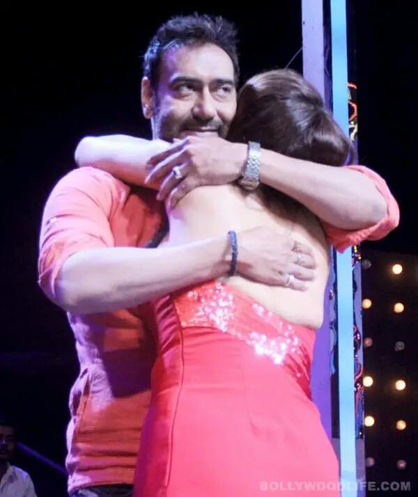 PreityZintaFrance on Twitter: "So lovely picture of Preity Zinta with Ajay Devgan at Nach Baliye #Dosti #Hug http://t.co/EVjtfxzqTu" / Twitter