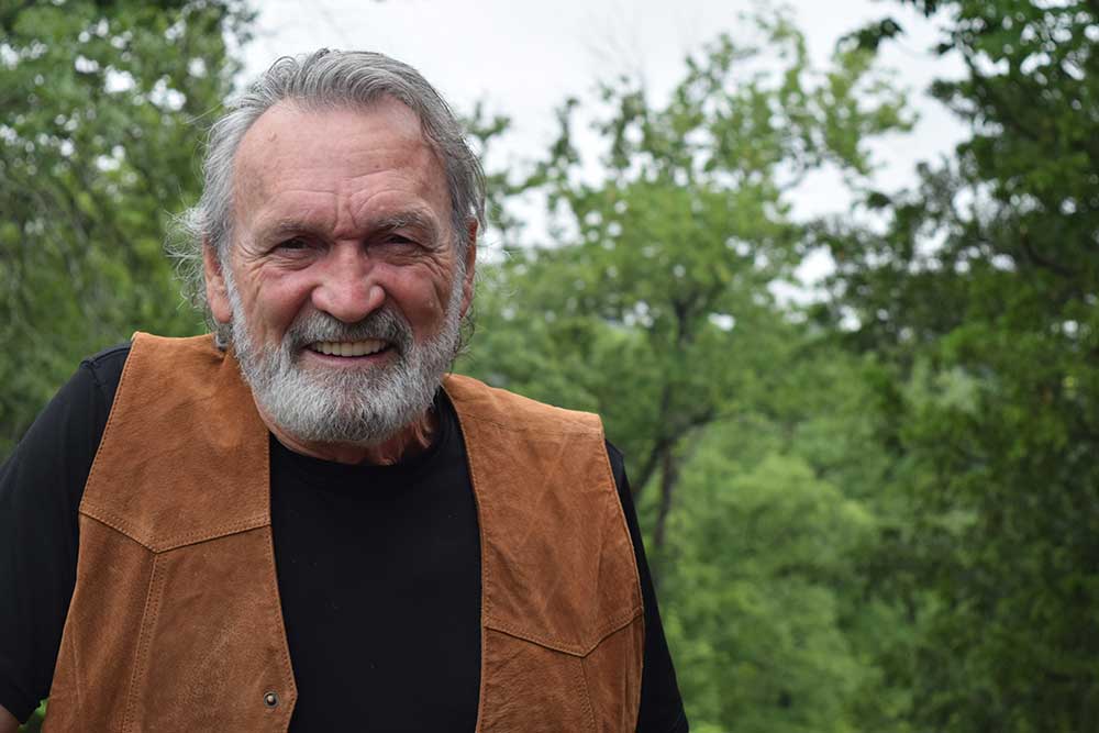 TrophyRun's tweet photo. Happy Birthday @MuseWatson - Congrats on returning to @NCIS_CBS this Fall. Your friends @TrophyRun @BransonCabins . http://t.co/QPYY1G3ZA9