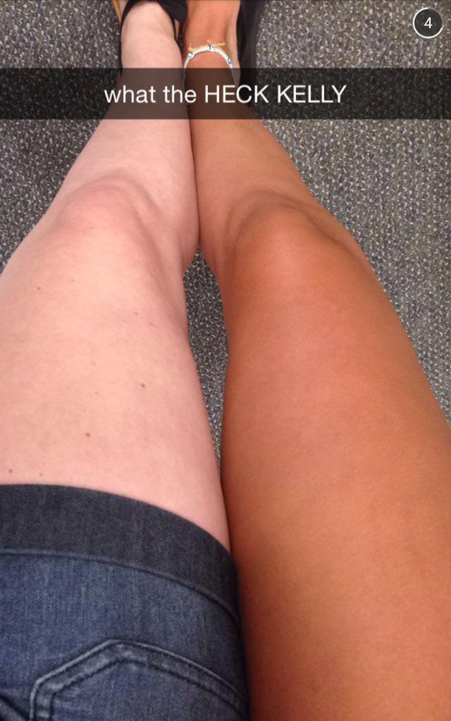 kellyyjeannine's tweet photo. My leg compared to @littlemac__ 😊😂 http://t.co/5P6ZkSyeSM