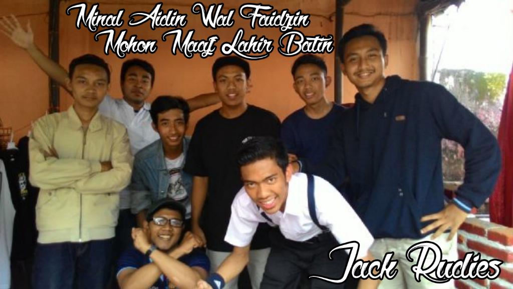 Maafkan kami yang lugu dan tampak gila 🍺😃