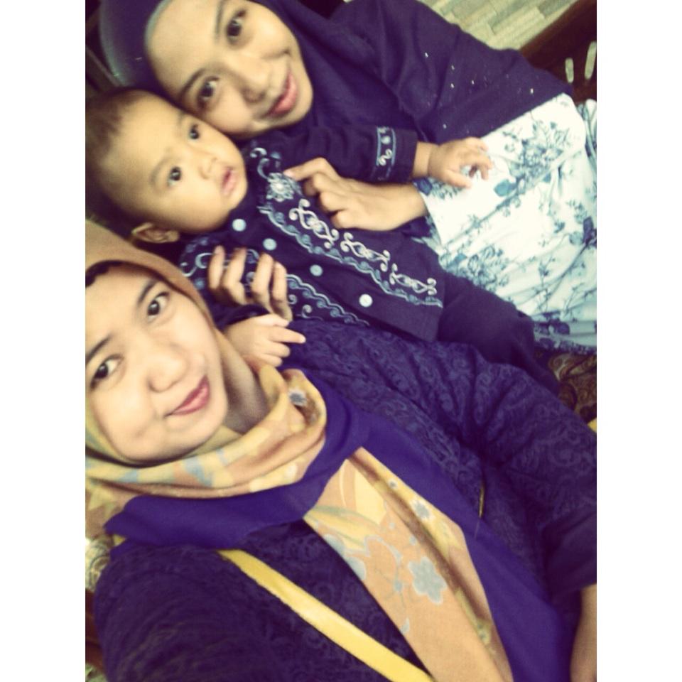 yeniiechie's tweet photo. With shaquile n' teteh 😊 http://t.co/FIKS48zcET