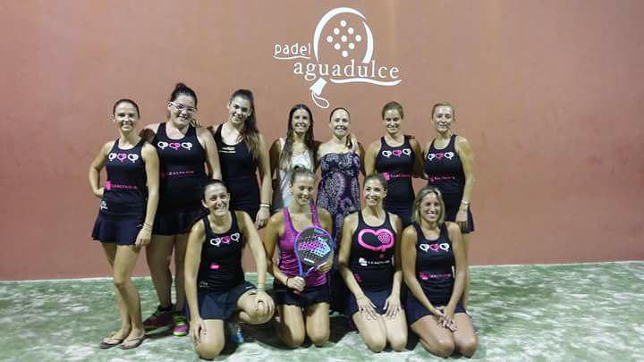 KUUMAXPadel's tweet photo. Nuestra jugadora Vanessa @AbadMuoz asciende a categoría Oro por equipos con el Club Padel Aguadulce, felicidades !! http://t.co/v6g8HJJqSi
