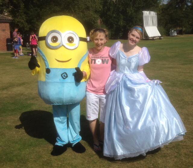 FunFarmPrincess's tweet image. Upstaged by a Minion! #breastcancernow