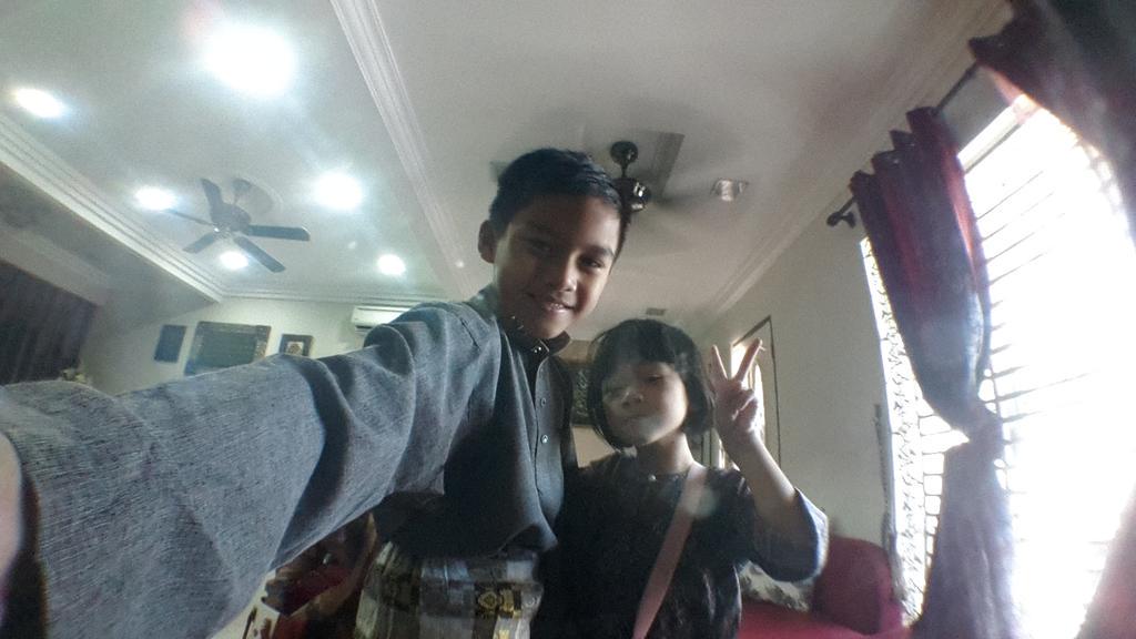 feb0102's tweet photo. Thanks to @LENSAPRO for making our raya pic look like this!! izzz just too awesome ๐๐
#lensapro http://t.co/5zTKCqZVum