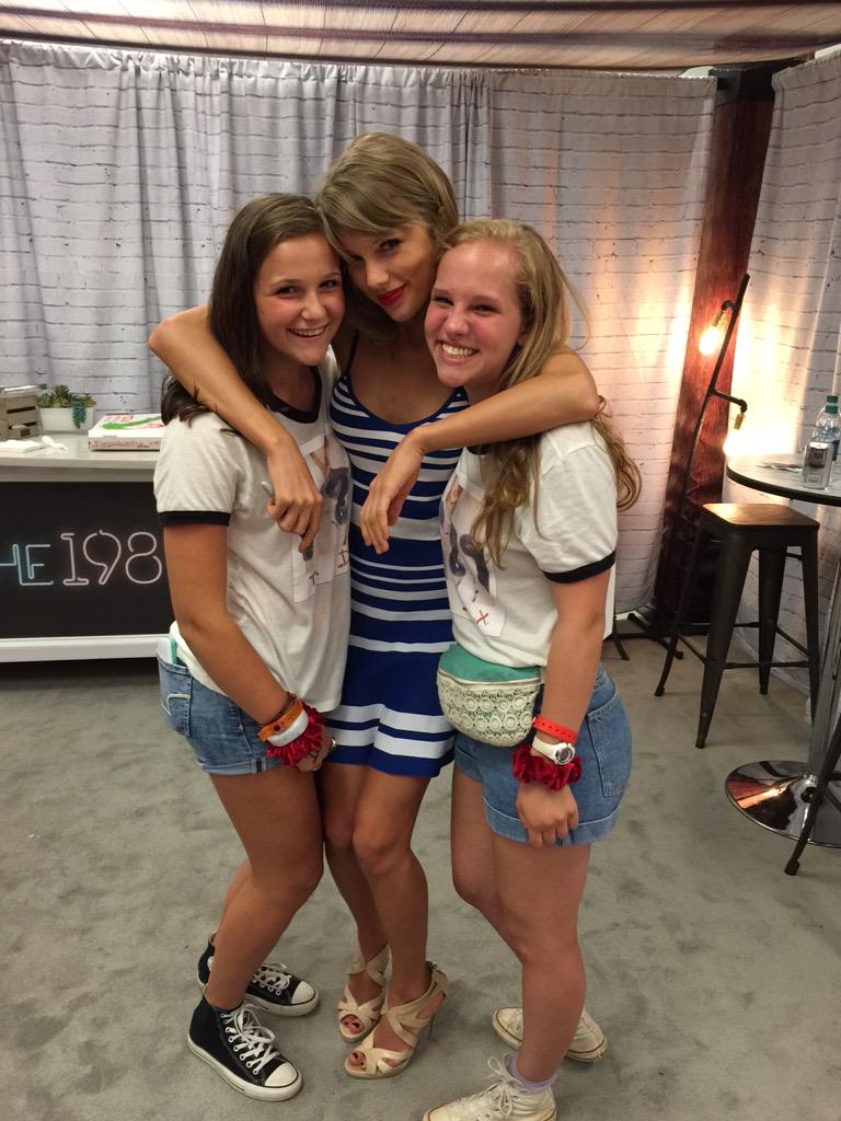 LitwinKara's tweet photo. #loft89 @taylorswift13 WE LOVED MEETING YOU 😍😍😍😭😭😭 http://t.co/DC6F5c5wkz