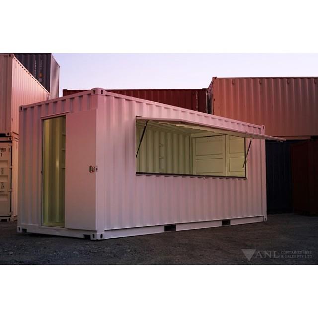 420_411's tweet image. ift.tt/1RIxT5H via #creativecontainers &quot;Fresh looking cafe container. 📷@lumoscollective  #freightcontaine…