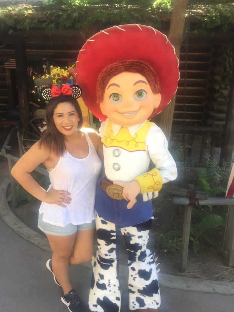 rosaalynn's tweet photo. Disney workers cant take a good picture lol #tapscreen oh well ❤️❤️ jessie http://t.co/klKsvDETyj
