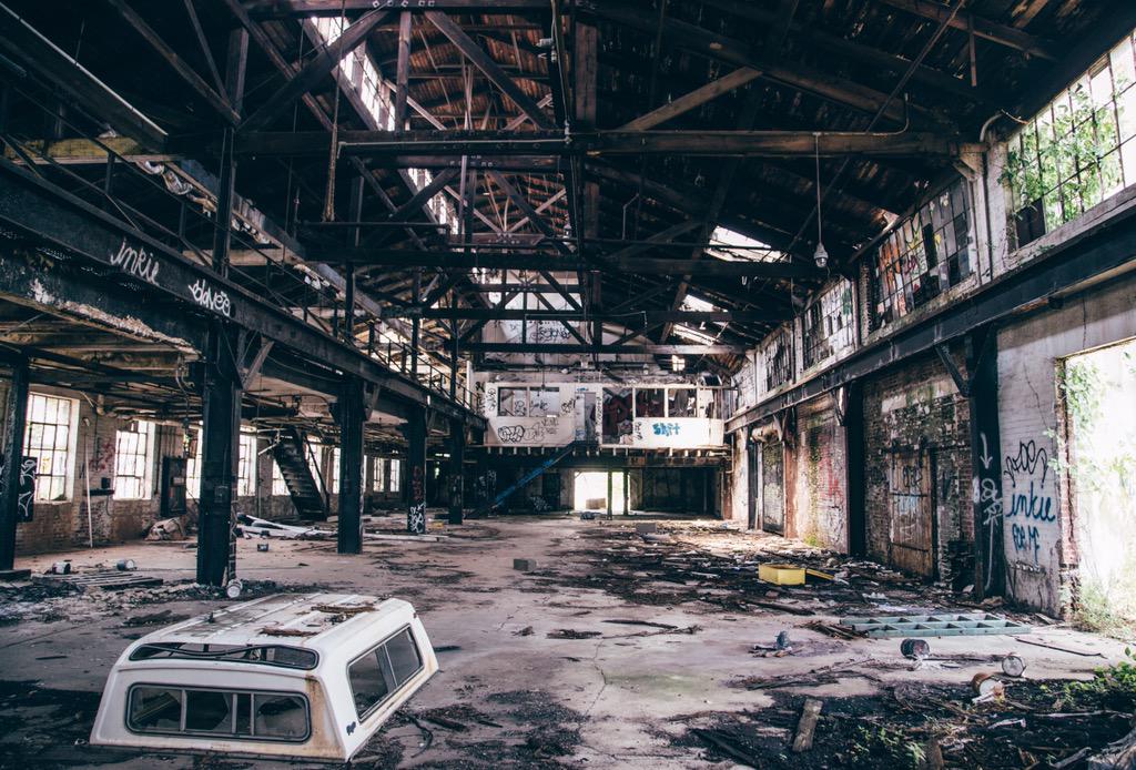 BeezShotMe's tweet photo. gritty. http://t.co/2szvZvklNp