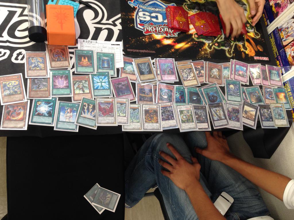 カードキングダム名古屋野並店 本日のマキュダメ杯 参加 Msy過激派さん デッキ スーパードロー暗黒界 禁止カード 天使の施し 生還の宝札 強欲な壺 今回のデッキ賞です 先行1ターン目でデッキ残り4枚まで回し 相手スタンバイに闇デッキ 魔デッキ