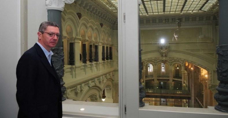 COABDM's tweet photo. El despacho más grande de Madrid se convierte en biblioteca pública https://t.co/6El6kNBJkS http://t.co/oukyOktUMd