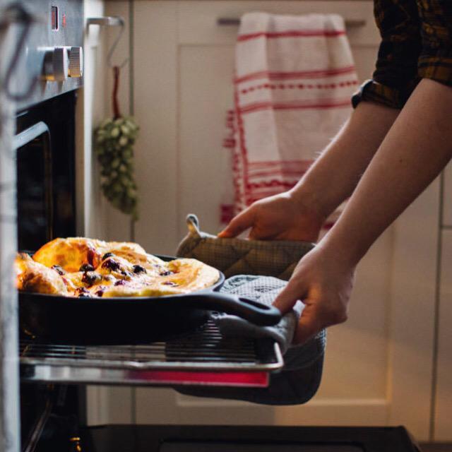 CooklifeMag's tweet photo. Fırından güzel kokular geliyor... 🍪 http://t.co/o8fvhvYPNa