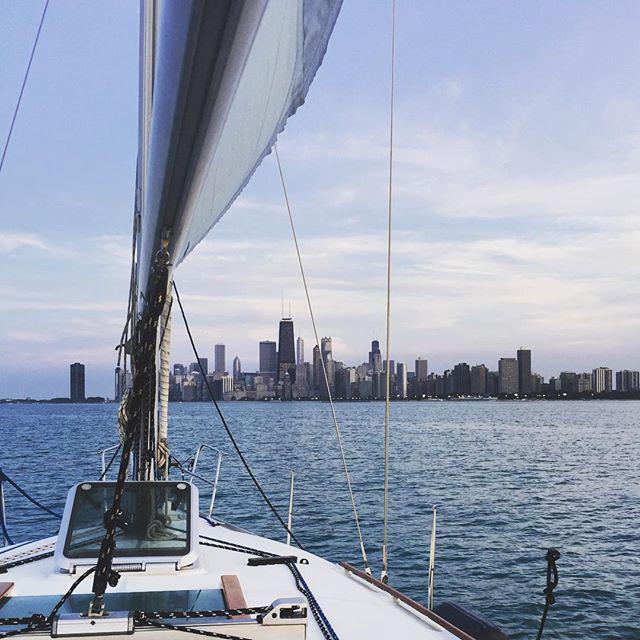 lindafreeman_'s tweet photo. \\ #urban horizon \\ #skyline #chicago #sailboat #design #igerschic… http://t.co/2QoB0SFaey

RT @ChiPhotos 
[Nothing better than this!]