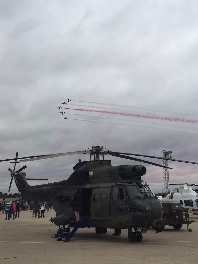tomcousins1983's tweet photo. @rafredarrows Great display today @RAFBenson well done Stew @RAFRed4 http://t.co/HBXnetunNX