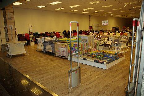 solpvcIAG's tweet photo. Installation de nos sols de PVC dans un magasin d’accessoires pour bébés. #solpvc

http://t.co/kwYPIhzAmm http://t.co/FAO0UAbvw8