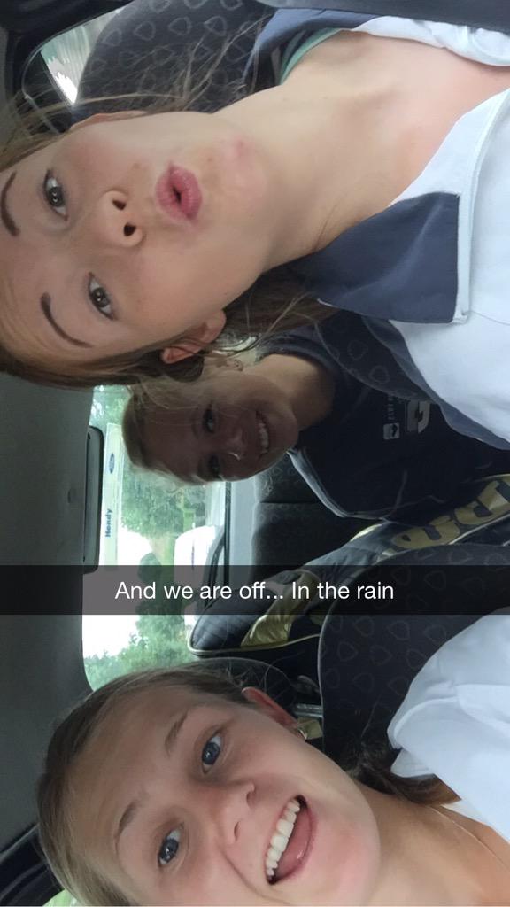abbi_mel's tweet photo. And it's raining good start to the week! http://t.co/4QaKiewrxP