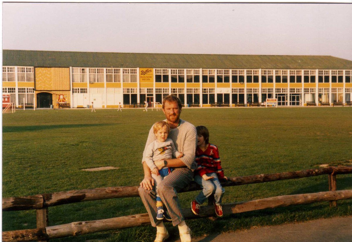 dotbenstar's tweet photo. . @HistoricEngland You can't grow up in Bognor Regis and not admire the #SeasideWonder that is Butlins. http://t.co/xa3cSrMHis