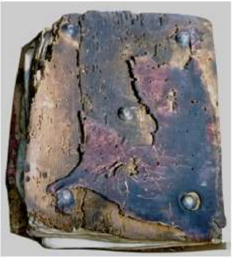 DiazdeMirandaMD's tweet photo. #Capbreu Cervera, #còdex pergamí s. XV (ABEV) | Estat de #conservació i procés de #restauració http://t.co/UlAq6sXkB7 http://t.co/idEJyNBqbE