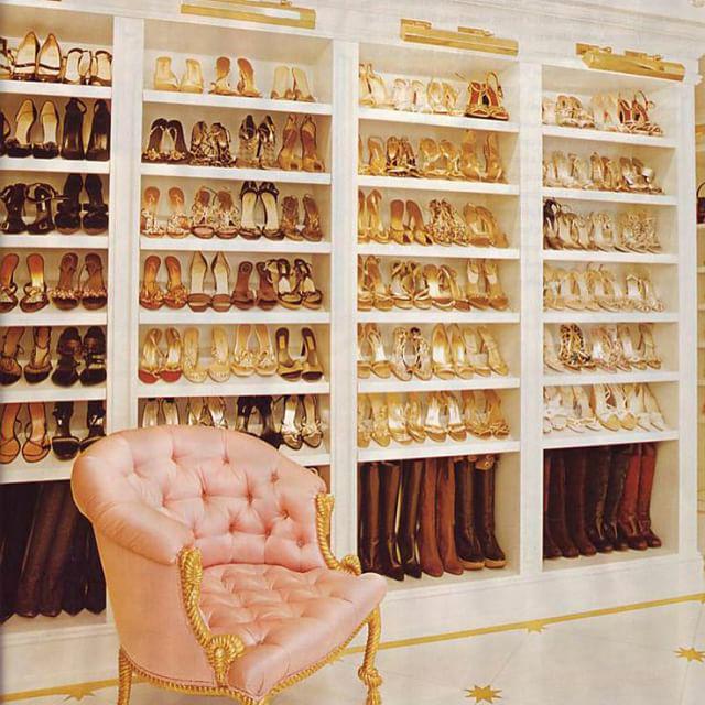 GraziaUK's tweet photo. This is Mariah Carey's shoe wardrobe (!) 👠👡👟🙌 http://t.co/6smWotdLjU