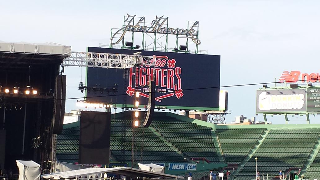 Doc_Brown_FS's tweet photo. The @foofighters at Fenway Park. #FaceRockedOff http://t.co/6T1nI5RSJ7