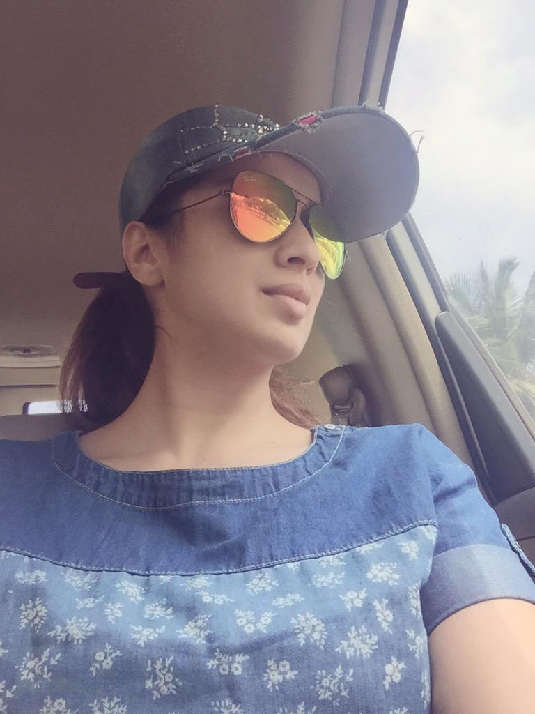 iamlakshmirai's tweet image. Back to the grind 🙈 shooting for #sowkarpettai #song #nighteffect #shoot #gonna be a long day for me #travel #work 😰