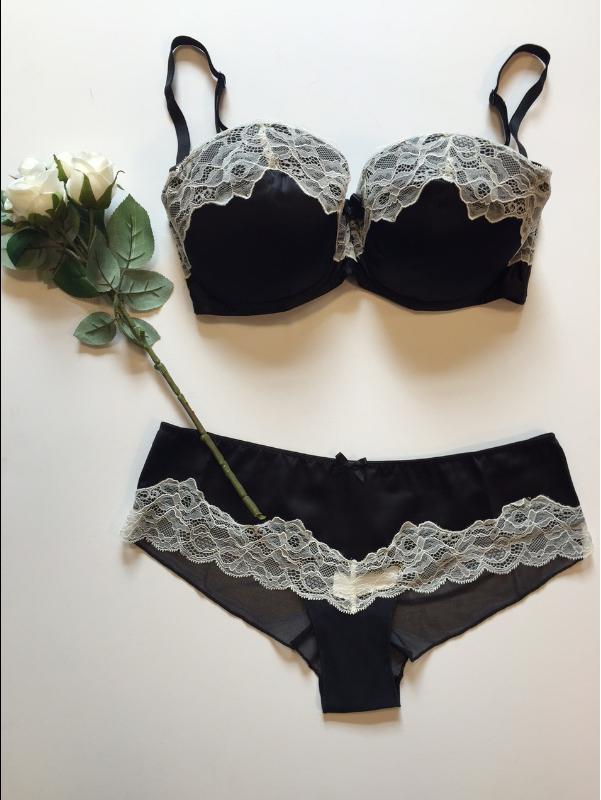 annsummers tweet media