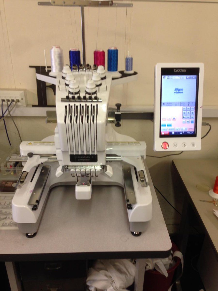 SignWizzard's tweet photo. Our brand new #embroidery machine. We're offering a 10% discount on all #clothing orders placed in July to celebrate http://t.co/XsurXMrfTN