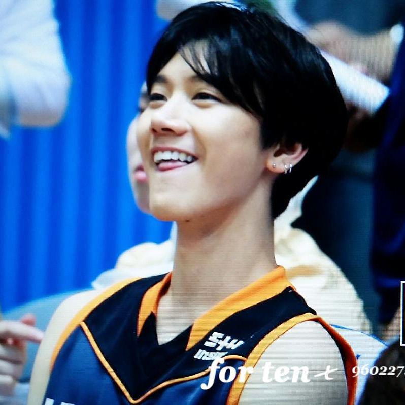 Ten__Chittaphon's tweet photo. 150718 8th Hope Basketball with SMTOWN
@hansol_sr15b @johnny95_sm @sm_taeyong95 @sm_jaehyun97 @yuta_sr15b http://t.co/ZqPZeWqOrY