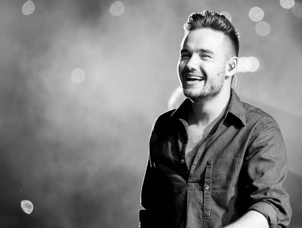 One Direction tweet media