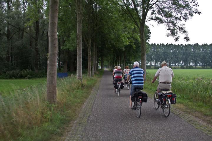 Voorverkoop kaarten fiets4daagse Lichtenvoorde 4-7 aug. start ma. 27-7 bij VVV. Zie ook f4daagse.nl