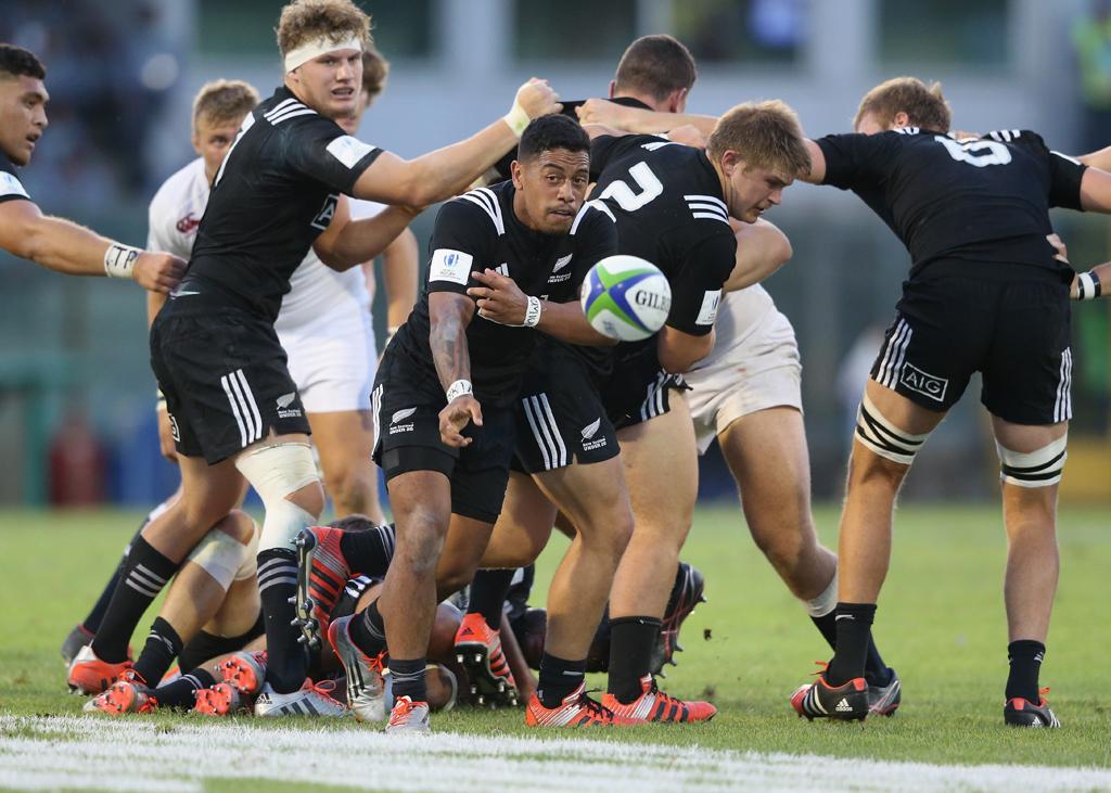 SuperRugby's tweet photo. The Hurricanes have signed promising NZ U20 scrumhalf Te Toiroa Tahuriorangi http://t.co/NrmypgYsjY #SuperRugby http://t.co/oT52JB7ePJ
