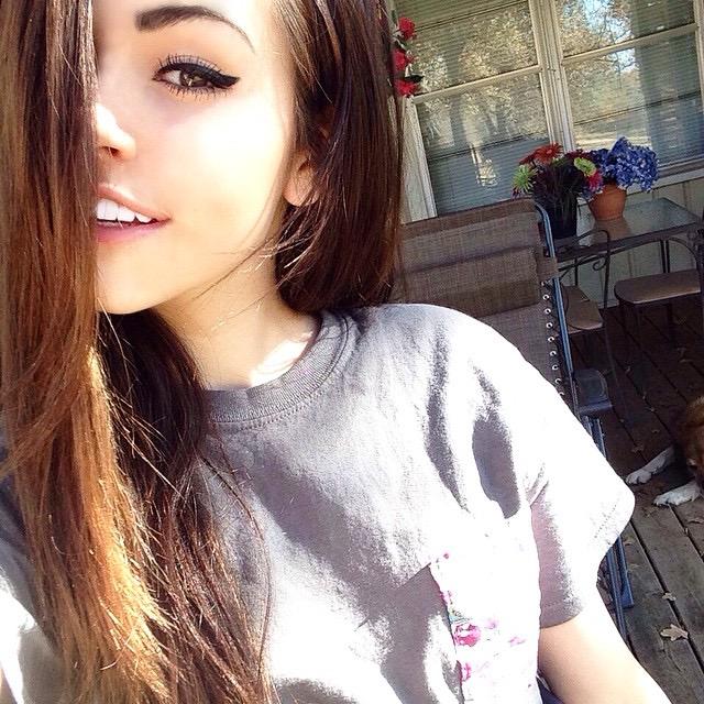 girIslay's tweet photo. how can you slay this hard at 16??? @MaggieLindemann http://t.co/G011k6PfCs