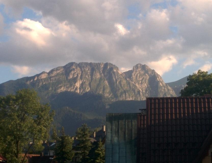 CCCDofE's tweet photo. Arrived at our hostel. Not a bad view. #DofE #Gold #cccdofe http://t.co/SPNXP4xttM