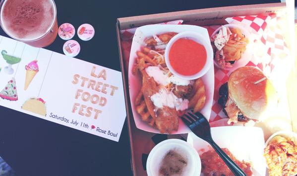 SugarMadeInc's tweet photo. @FreehandTrays @examinercom FreeHand® was a hit at the LA Street Food Fest! Lots of yum loaded on custom ThumbTrays®! http://t.co/S565DqABgs