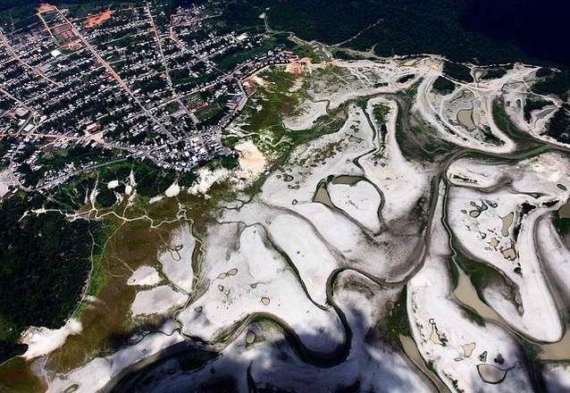 GlblCtzn's tweet photo. These 21 insane photos show the devastating of the effects of climate change—http://t.co/dyMM6w2cBe http://t.co/oH16EAoQQj