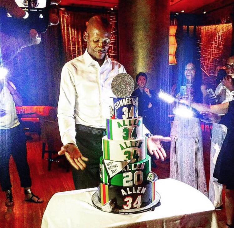 Happy 40th birthday to Ray Allen. And check out his cake. 