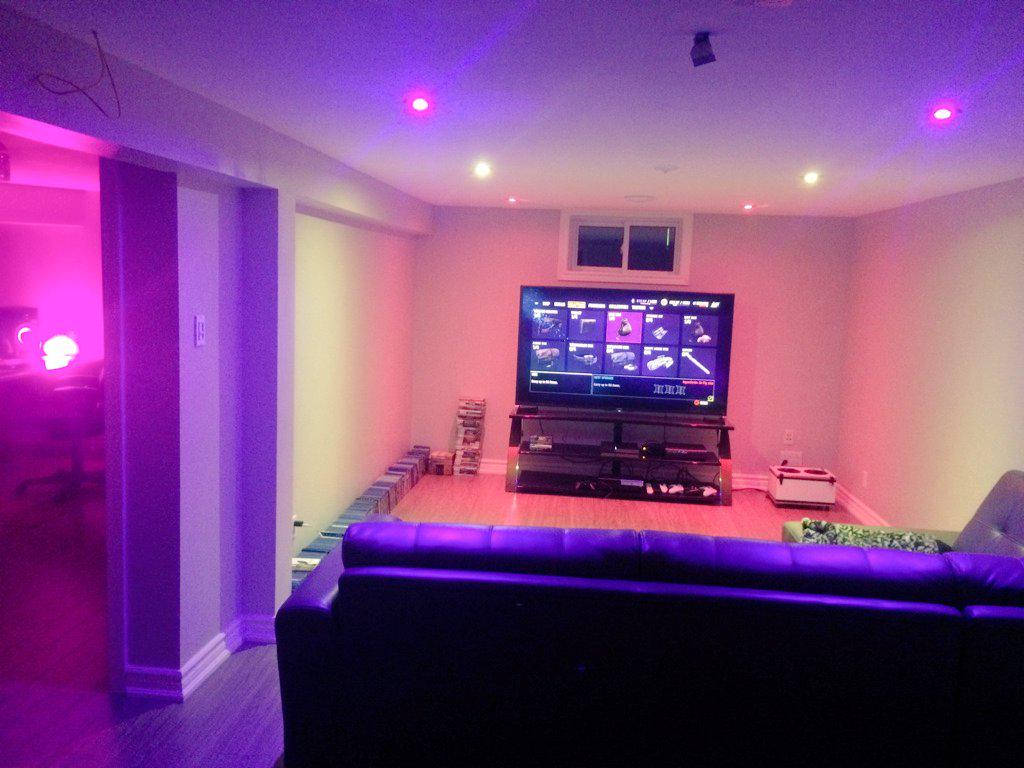 BerraHimself's tweet photo. Put in LED lighting in my place. What a difference it makes for atmosphere. Controlled by phone app. http://t.co/xzglGGhPdI