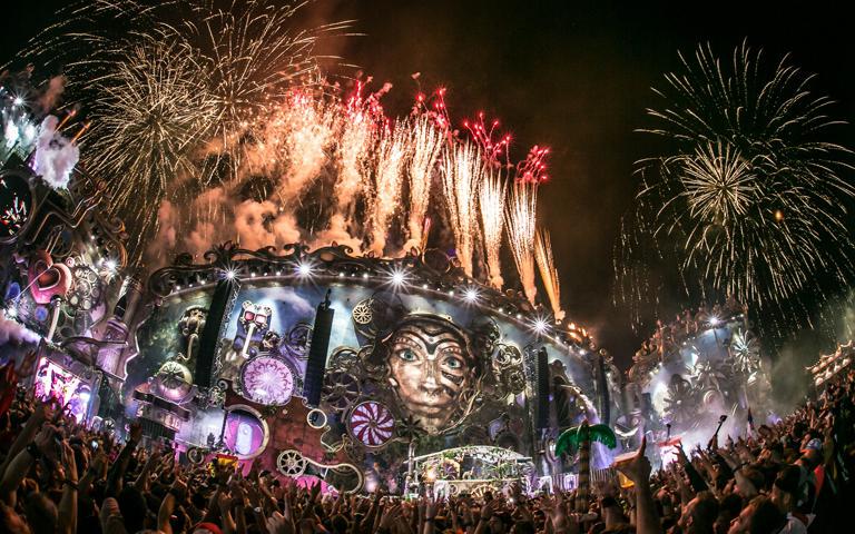 SonicRadioLA's tweet photo. @Tomorrowland 2015 #MELODIA por Sonic.FM para #Latinoamerica. #Tomorrowland #TMLRadio #SonicFM #SonicRadioLA #Belgium http://t.co/19iNwjHOqU