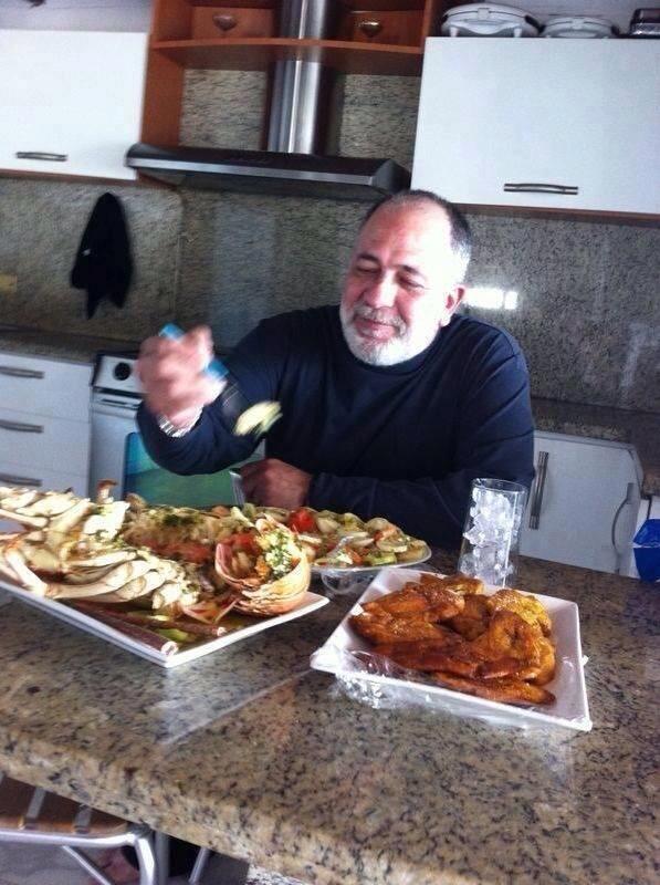 venezolanoenpie's tweet photo. El problema es que a Maduro y gobierno se les olvido que es trabajar para comer, que es venir de abajo y levantarse http://t.co/ffXhYuSpfg