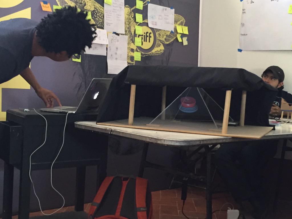 giffmx's tweet photo. Cuarto Equipo #GIFFHack "OLOPOP" una experiencia 360 dentro del cine. http://t.co/wfGrpBVQWw