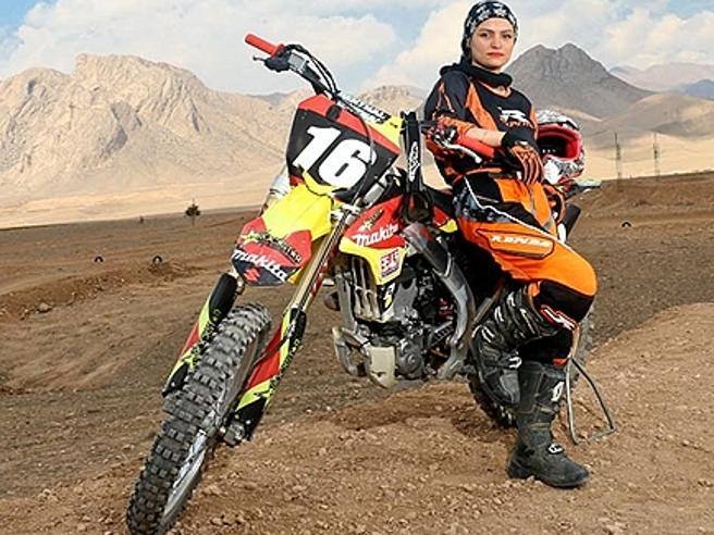 girl freestyle dirt bike riders girl freestyle dirt bike riders