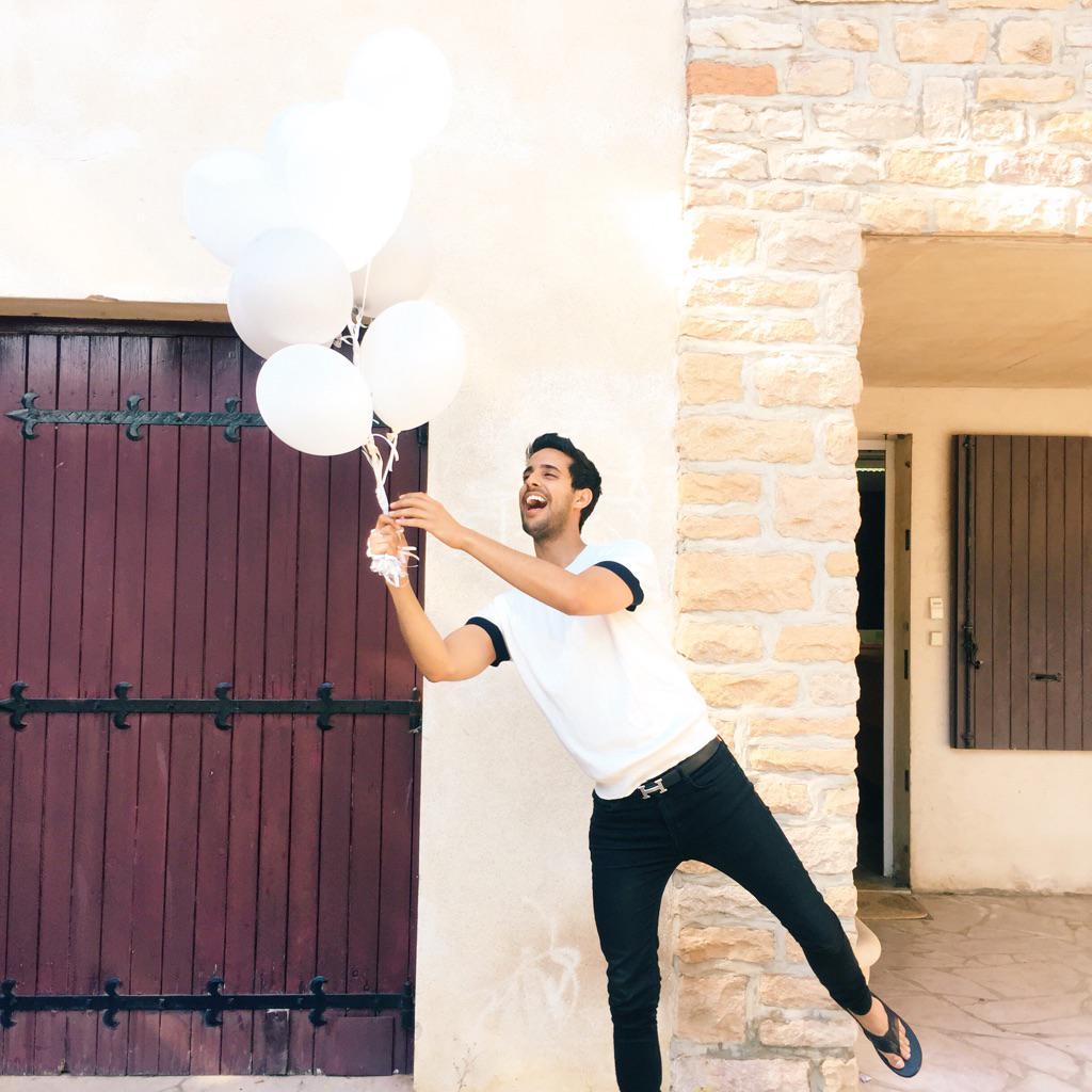 SamiSlimani's tweet photo. Flieg..ganz weit. Entfernt von den Sorgen des Alltags http://t.co/QNfV4fQaxO
